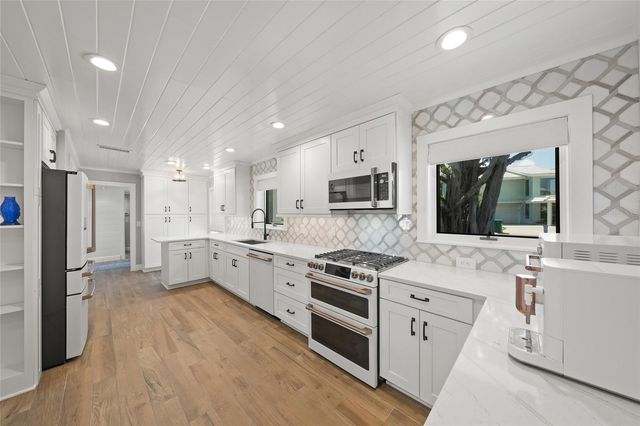 549 HALYARD LANE, Longboat Key, FL 34228