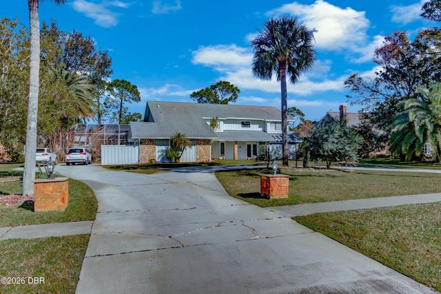 932 Pelican Bay Drive, Daytona Beach, FL 32119