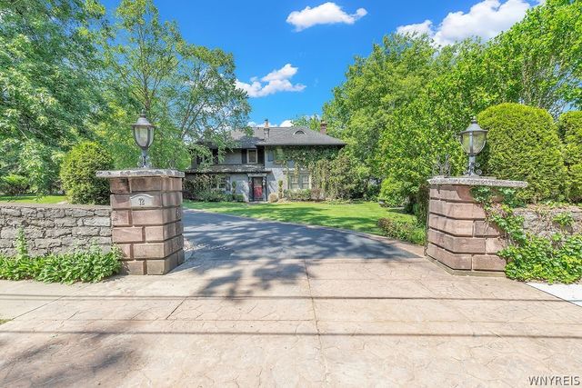 72 North Long Street, Amherst, NY 14221