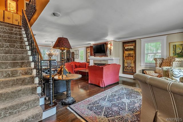 72 North Long Street, Amherst, NY 14221