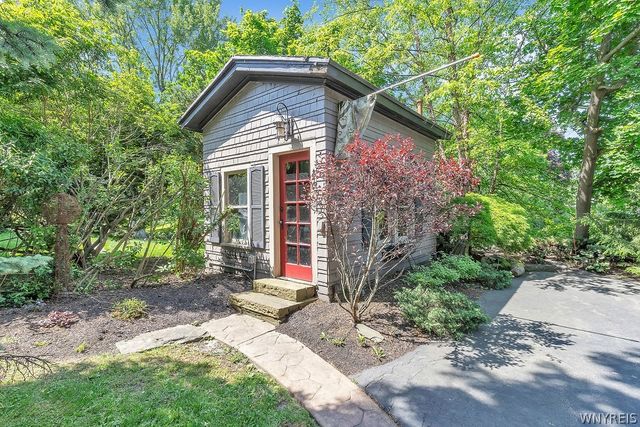 72 North Long Street, Amherst, NY 14221
