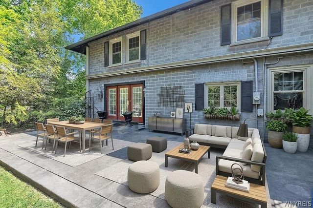 72 North Long Street, Amherst, NY 14221