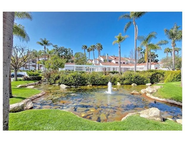 19401 Sunray Lane 205, Huntington Beach, CA 92648