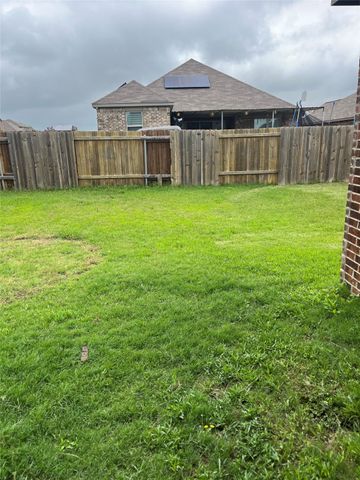1828 Brooklyn Street, Crowley, TX 76036