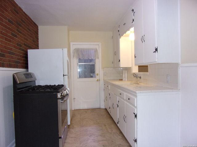 215 DANVILLE AVE, San Antonio, TX 78201