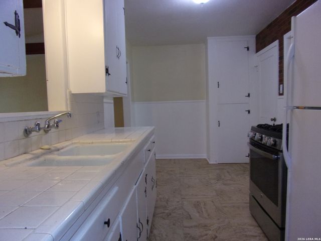 215 DANVILLE AVE, San Antonio, TX 78201