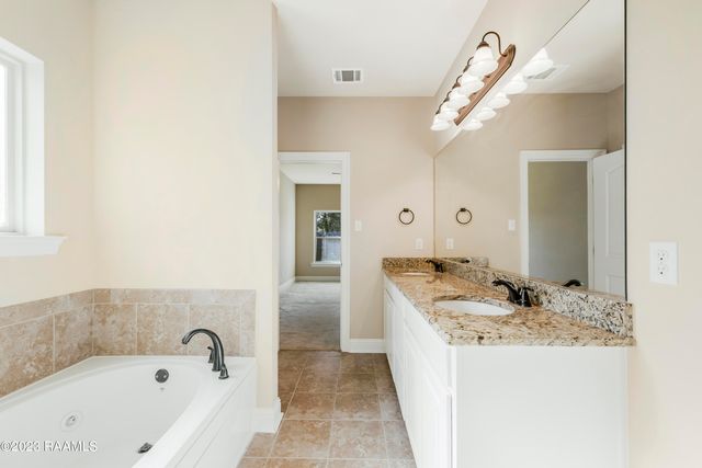 244 Rosemary Place, Lafayette, LA 70508