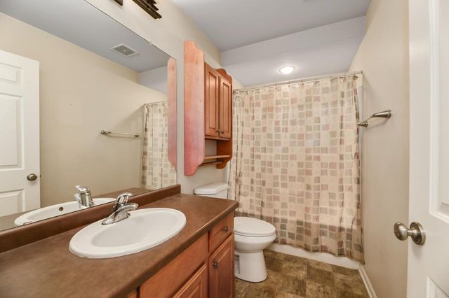 660 Cherrywood DRIVE, Waterford, WI 53185