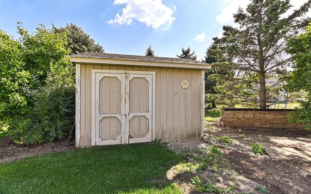 660 Cherrywood DRIVE, Waterford, WI 53185