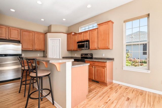 660 Cherrywood DRIVE, Waterford, WI 53185