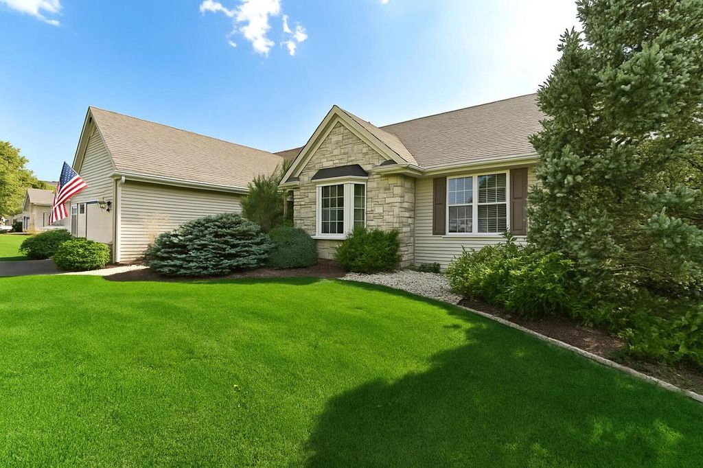 660 Cherrywood DRIVE, Waterford, WI 53185