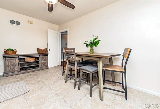 11624 Denny Road, St Louis, MO 63126