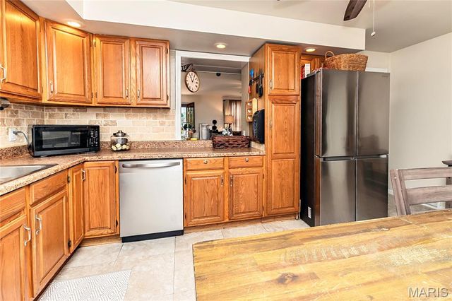 11624 Denny Road, St Louis, MO 63126