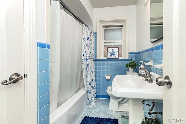 11624 Denny Road, St Louis, MO 63126