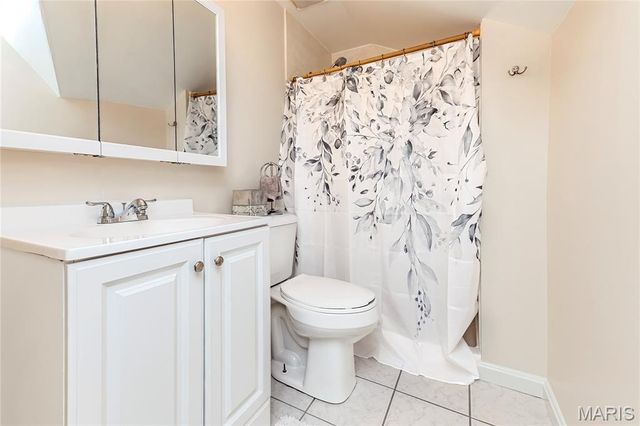 11624 Denny Road, St Louis, MO 63126