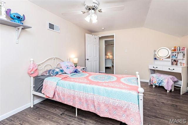 11624 Denny Road, St Louis, MO 63126