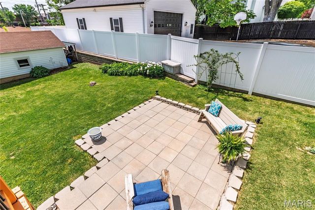 11624 Denny Road, St Louis, MO 63126