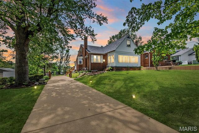 11624 Denny Road, St Louis, MO 63126