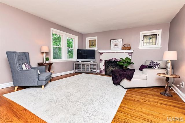 11624 Denny Road, St Louis, MO 63126