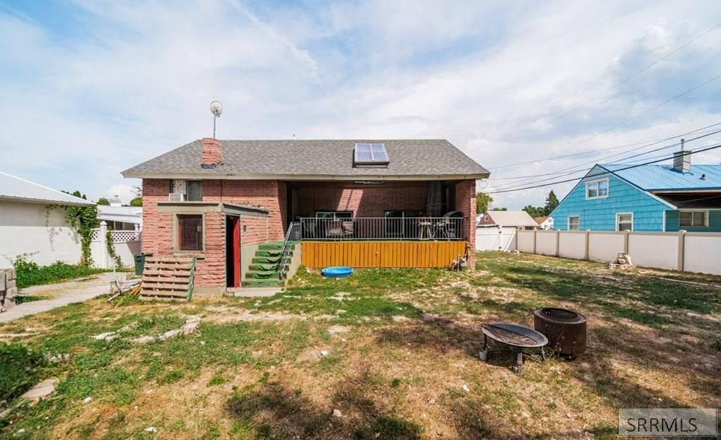 Image 10 of property listing at 1055 Royal Avenue, Idaho Falls, ID 83401