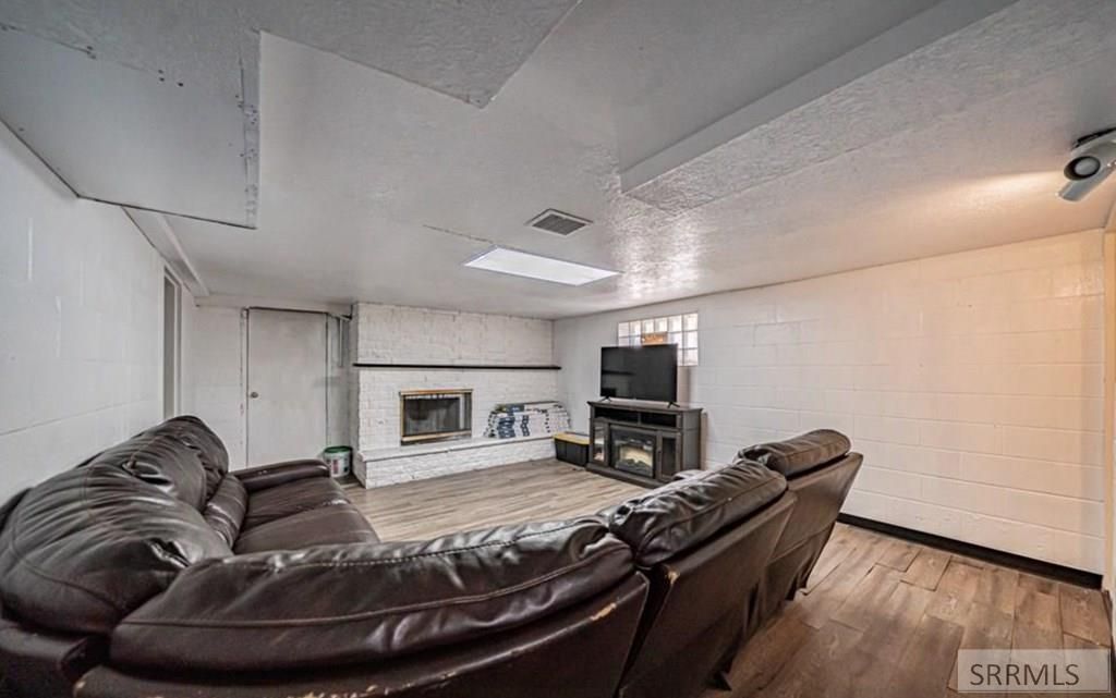 Image 8 of property listing at 1055 Royal Avenue, Idaho Falls, ID 83401