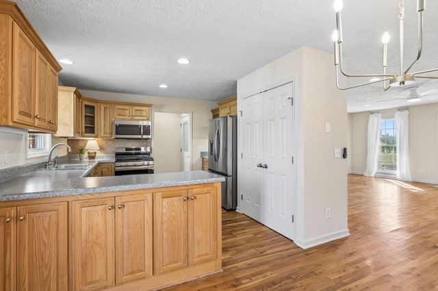 7899 W Lick Creek Rd, Primm Springs, TN 38476