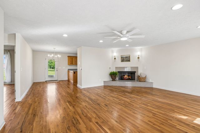 7899 W Lick Creek Rd, Primm Springs, TN 38476
