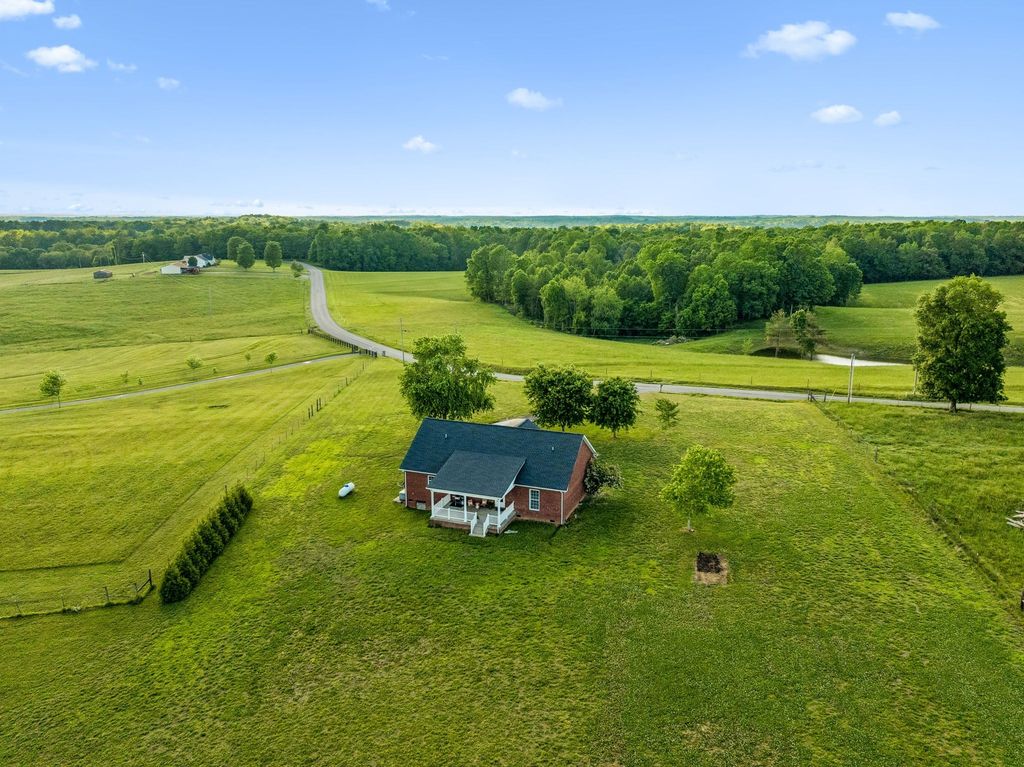 7899 W Lick Creek Rd, Primm Springs, TN 38476