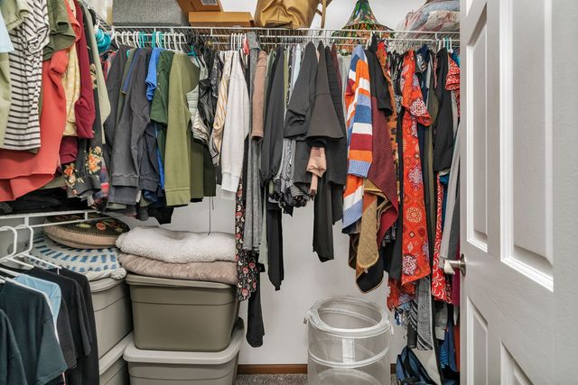 3540 Woodside Court, Joliet, IL 60431