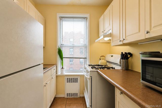 99-15 66 Avenue 5A, Rego Park, NY 11374