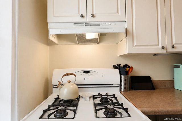 99-15 66 Avenue 5A, Rego Park, NY 11374