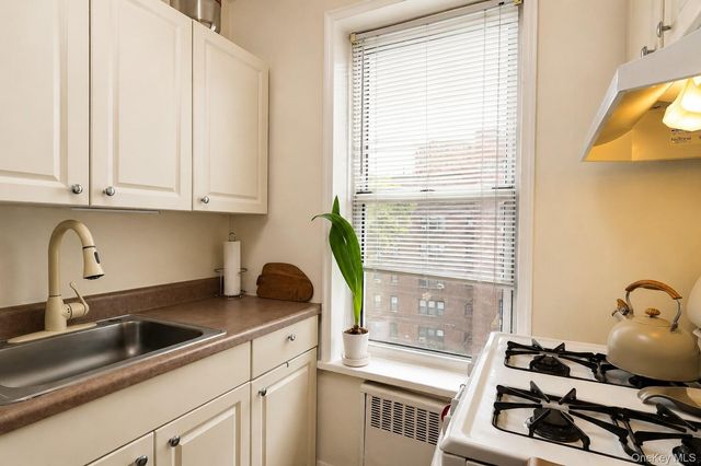 99-15 66 Avenue 5A, Rego Park, NY 11374