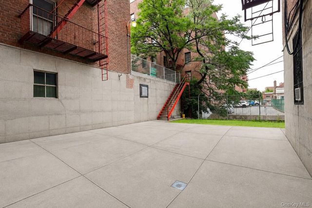 99-15 66 Avenue 5A, Rego Park, NY 11374