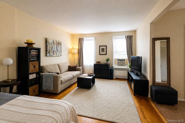99-15 66 Avenue 5A, Rego Park, NY 11374