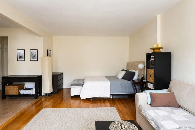 99-15 66 Avenue 5A, Rego Park, NY 11374