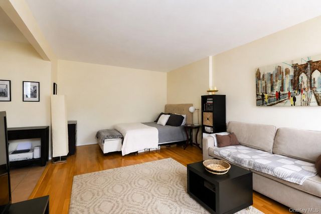 99-15 66 Avenue 5A, Rego Park, NY 11374