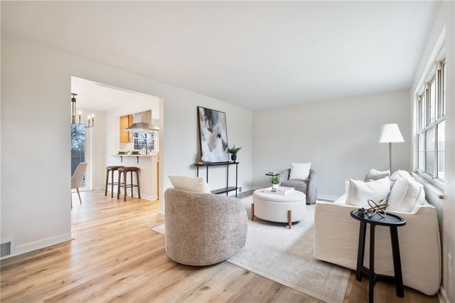 554 Saint Clair Dr, Penn Hills, PA 15147