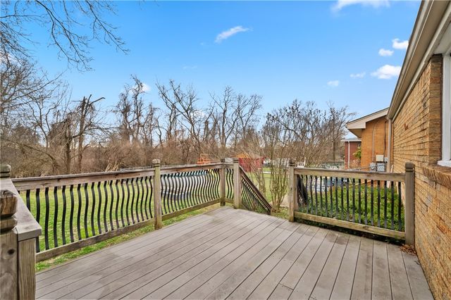 554 Saint Clair Dr, Penn Hills, PA 15147