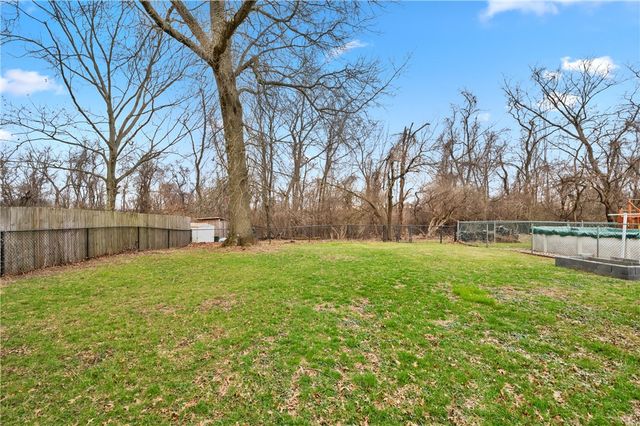 554 Saint Clair Dr, Penn Hills, PA 15147