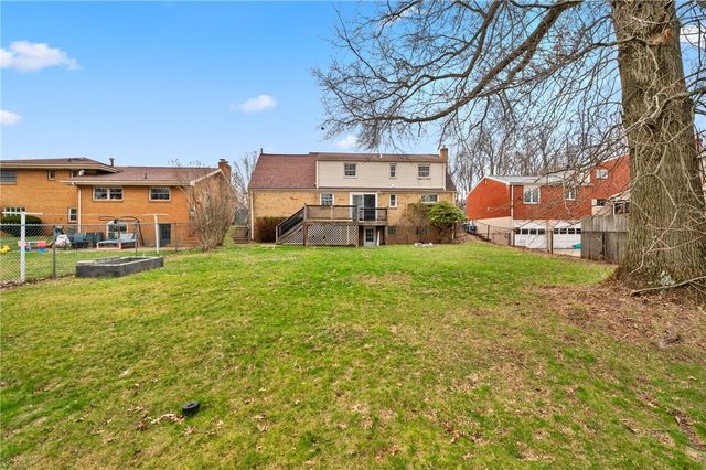 554 Saint Clair Dr, Penn Hills, PA 15147