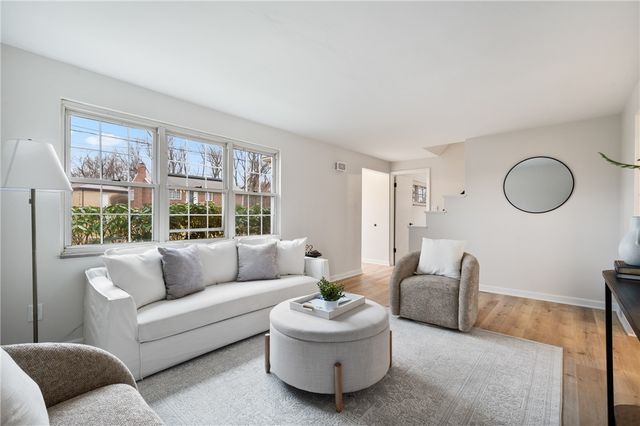 554 Saint Clair Dr, Penn Hills, PA 15147