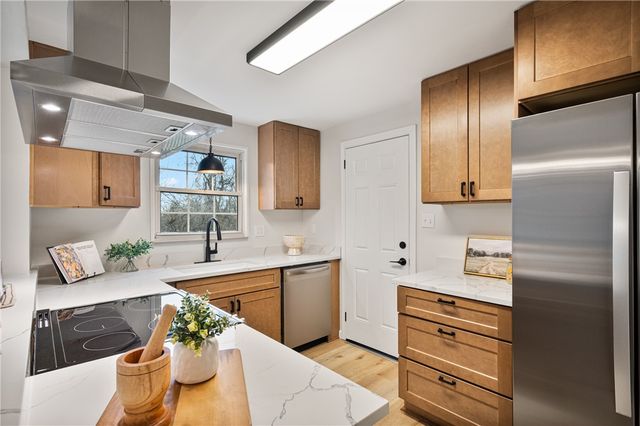 554 Saint Clair Dr, Penn Hills, PA 15147