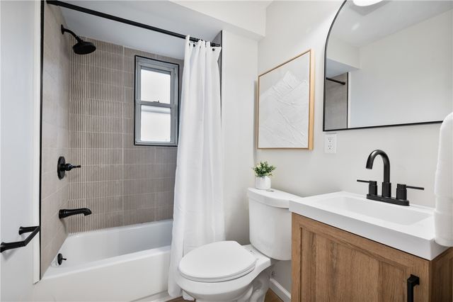 554 Saint Clair Dr, Penn Hills, PA 15147