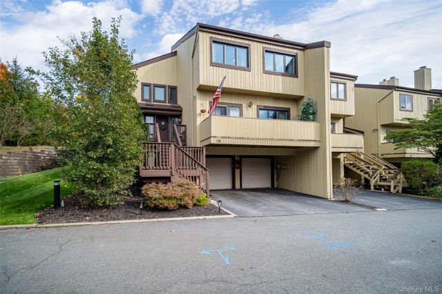 16 Arapaho Court, Suffern, NY 10901