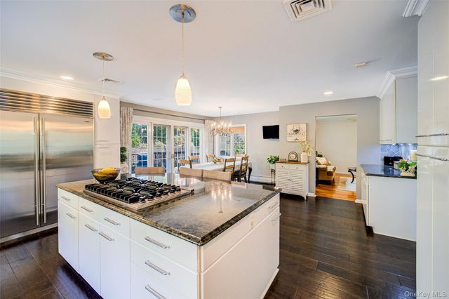 16 Arapaho Court, Suffern, NY 10901