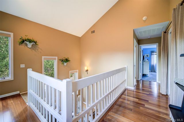 16 Arapaho Court, Suffern, NY 10901