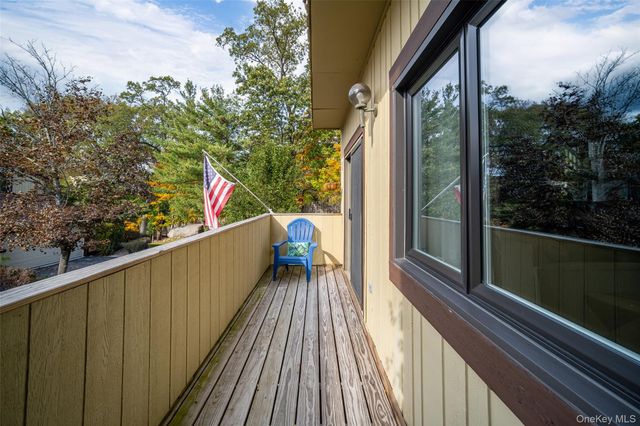 16 Arapaho Court, Suffern, NY 10901