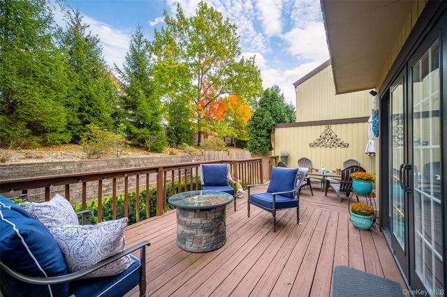 16 Arapaho Court, Suffern, NY 10901