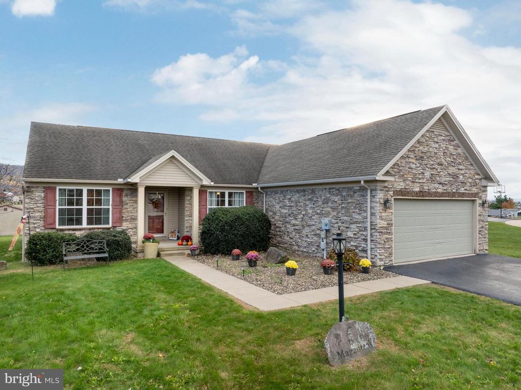 245 ARCHERS GLEN CIR, Bellefonte, PA 16823