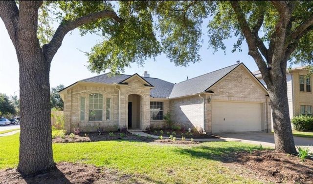 17238 Maple Hollow Drive, Sugar Land, TX 77498